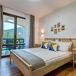 N.joy 534 By Oak Apartment *