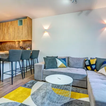 N.joy 534 By Oak Smolyan